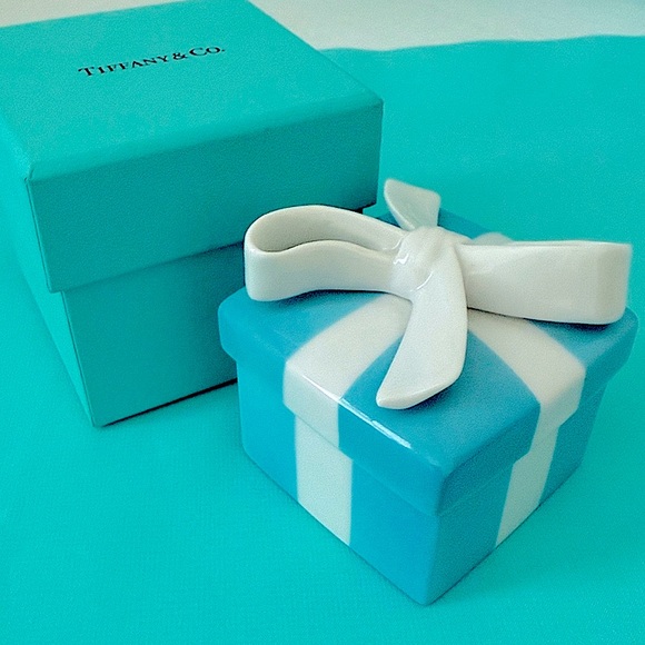 🩵Authentic Tiffany & Co. Bone China Jewelry Trinket Bow Box - Picture 1 of 12